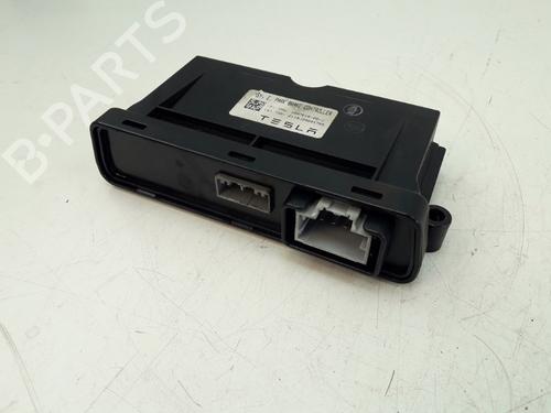 Elektronisk modul TESLA MODEL X (5YJX) 75D AWD (525 hp) 22505477
