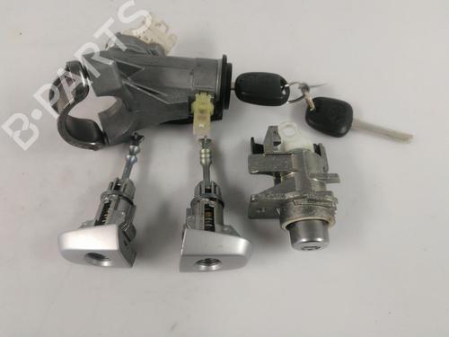 Used Other TOYOTA YARIS (_P9_) 1.33 VVT-i (NSP90_, NSP90R) (100 hp) 30288411