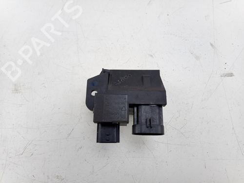 electronic-module-renault-twingo-iii-bcm_-bca_-2014-32330213 main image