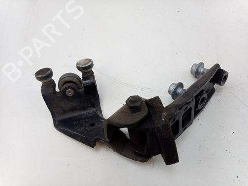 Used Hinge/Door check strap VW TRANSPORTER T5 Van (7HA, 7HH, 7EA, 7EH) 2.0 TDI (114 hp) 28196836