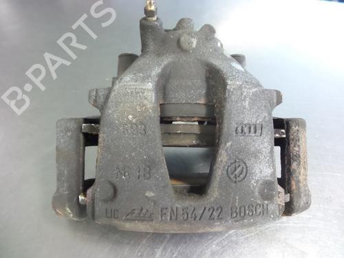 Używane Zacisk hamulca przedniego prawego ALFA ROMEO 147 (937_) 1.6 16V T.SPARK ECO (937.AXA1A, 937.BXA1A) (105 hp) 22468834