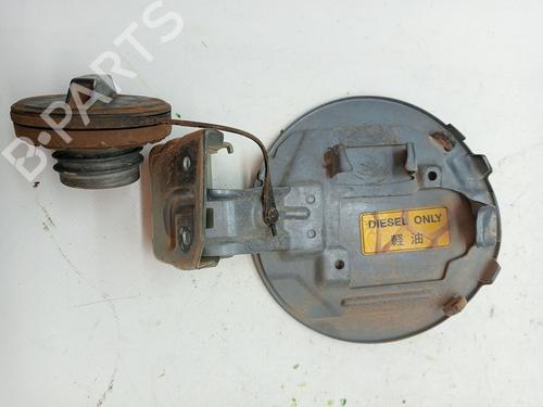 Fuel flap SUZUKI GRAND VITARA II (JT, TE, TD) 1.9 DDiS All-wheel Drive (JT419, TD44, JB419WD, JB419XD,... | BP23354620C131 