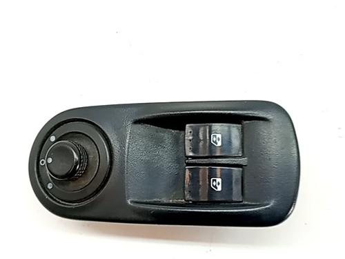 Used Left front window switch RENAULT TRAFIC II Van (FL) 2.0 dCi 115 (FL01, FL0U, FL00, FL0H, FL0M) (114 hp) 30771921