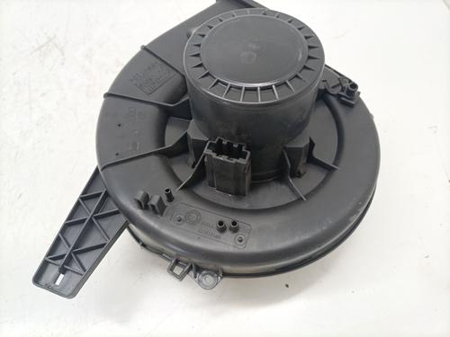 Heater blower motor SEAT IBIZA IV ST (6J8, 6P8) 1.4 TDI | BP28164135M62 