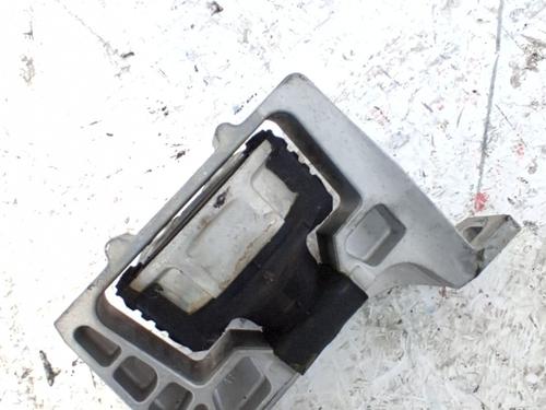 Used Engine mount Engine mount VOLVO V40 Cross Country (526) D2 (114 hp) 36318366 36318366