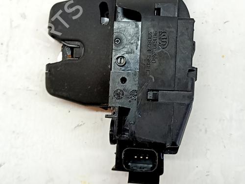 Used Tailgate lock OPEL CORSA F (P2JO) 1.2 Turbo Hybrid (68) (136 hp) 32042131