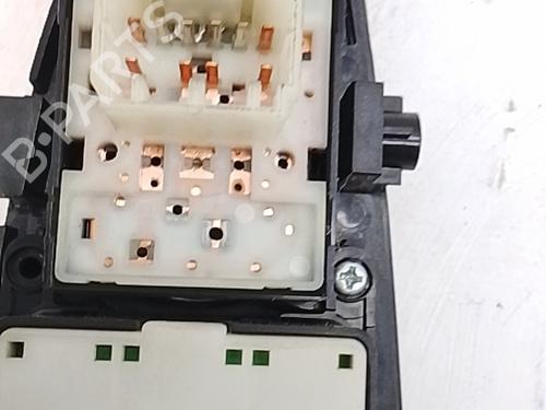 Left front window switch KIA CARENS III MPV (UN) 2.0 CRDi 140 | BP37592296I27 - Image 2
