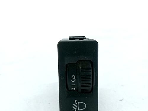 Used Headlight switch CITROËN C3 Picasso (SH_) 1.6 HDI 90 (92 hp) 30772026
