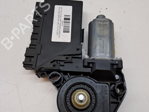 Rudehejsemotor bagstkærm højre SEAT EXEO (3R2) 2.0 TDI (120 hp) 26654420