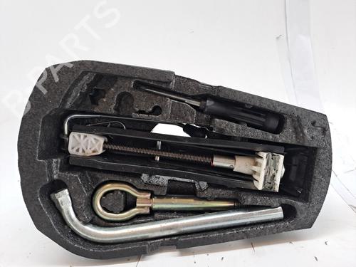 Used Jack Kit SEAT IBIZA IV (6J5, 6P1) 1.9 TDI (105 hp) 23363275