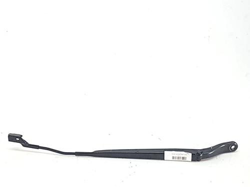 Used Front windshield wiper arm OPEL CORSA F (P2JO) 1.2 MHEV (101 hp) 31580559