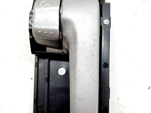 Used Front right interior door handle SUZUKI SWIFT III (MZ, EZ) 1.3 DDiS (RS413D) (69 hp) 32312524