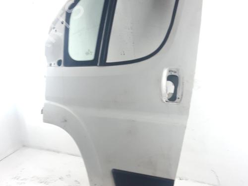 Used Left front door Left front door 37245561 37245561