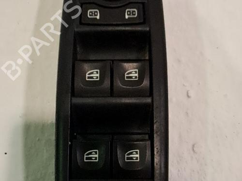 Used Left front window switch Left front window switch RENAULT MEGANE III Grandtour (KZ0/1) 1.9 dCi (KZ0J, KZ0N, KZ1S) (131 hp) 33768646 33768646