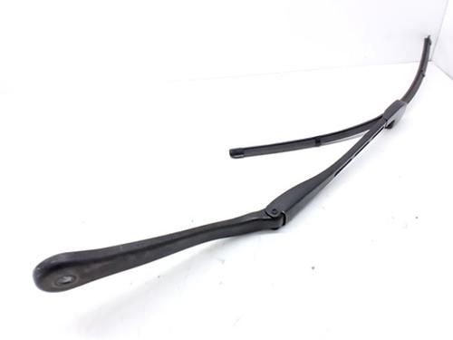 Used Front windshield wiper arm BMW 3 Touring (E91) 330 d (231 hp) 30050288