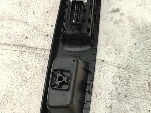 Left front window switch OPEL CORSA F (P2JO) 1.2 (68) | BP39555206I27 - Image 3