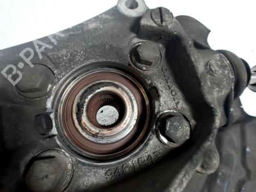 Used Left front steering knuckle VOLVO S60 I (384) 2.4 (170 hp) 29557914