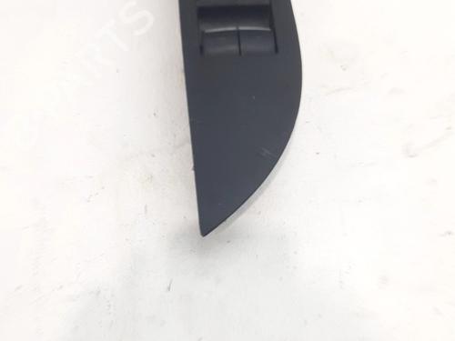 Used Left front window switch Left front window switch TOYOTA COROLLA Estate (_E21_) 1.8 Hybrid (ZWE211W) (122 hp) 33761862 33761862