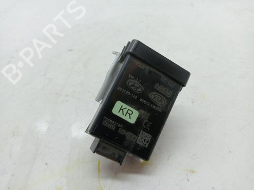 Used Electronic module KIA RIO III (UB) 1.1 CRDi (75 hp) 23358033