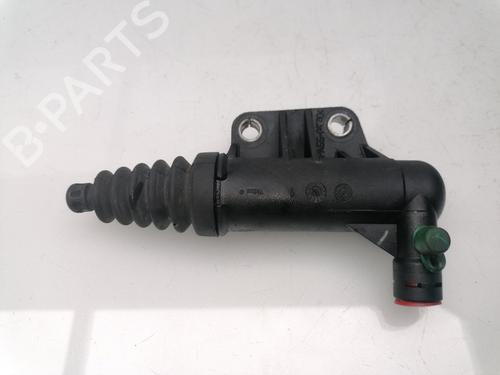 Used Clutch slave cylinder FIAT QUBO (225_) 1.3 D Multijet (225CXB1A, 225AXB1A, 225CXB11, 225AXB11,... (75 hp) 25809521