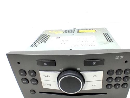 Used Radio OPEL ZAFIRA / ZAFIRA FAMILY B (A05) 1.9 CDTI (M75) (120 hp) 32106923