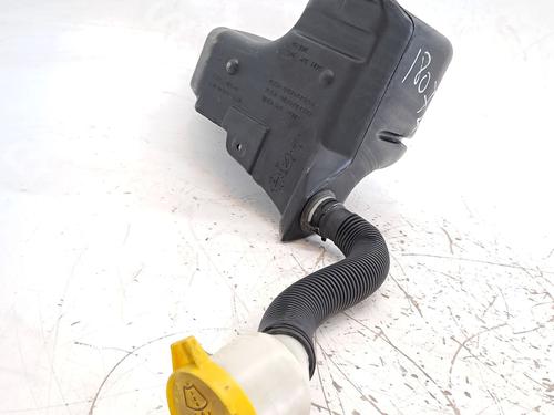 Used Windscreen washer tank CHRYSLER VOYAGER IV (RG, RS) 2.8 CRD (150 hp) 27653184