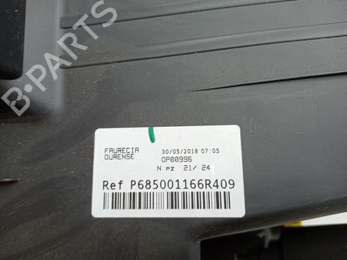Handskerum RENAULT MEGANE IV Hatchback (B9A/M/N_) 1.2 TCe 130 (B9MR) | BP23354468C95 