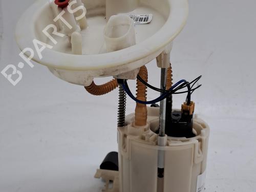 Used Fuel pump BMW 1 (F20) 118 d (143 hp) 23366622
