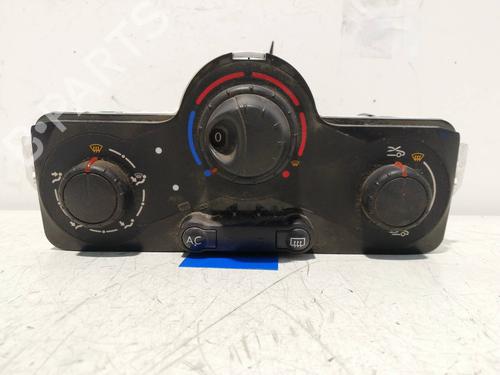 Used Climate control RENAULT CLIO III (BR0/1, CR0/1) 1.5 dCi (C/BR0G, C/BR1G) (68 hp) 25460271