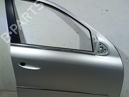 Used Right front door Right front door 37159441 37159441