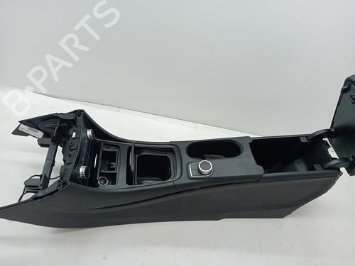 Used Armrest / Center console MERCEDES-BENZ A-CLASS (W176) A 180 CDI (176.000) (109 hp) 23347643
