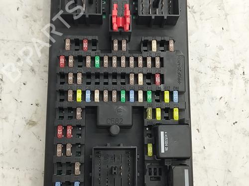 Used Fuse box Fuse box 39555971 39555971