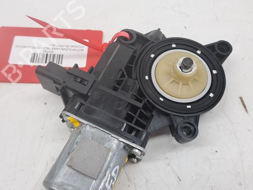 Used Right front window motor HYUNDAI i30 (PDE, PD, PDEN) 1.5 (110 hp) 23365696
