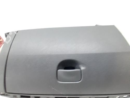 Used Glove box RENAULT CLIO III (BR0/1, CR0/1) 1.2 Ethanol (CR1U, BR1U) (75 hp) 31124776