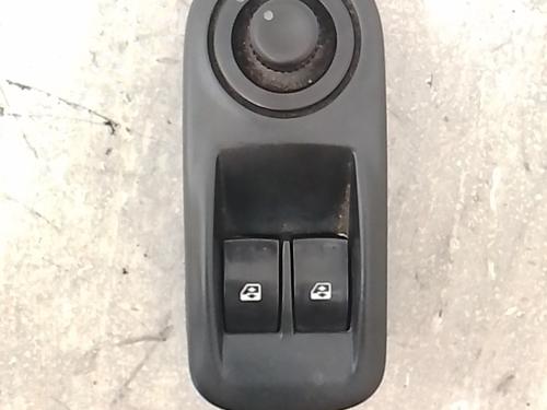 Used Left front window switch Left front window switch OPEL VIVARO A Van (X83) 2.5 DTI (F7) (135 hp) 36666857 36666857