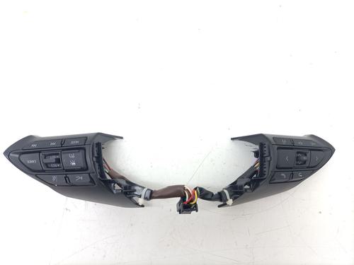 Steering wheel controls TOYOTA YARIS (_P21_, _PA1_, _PH1_) 1.5 Hybrid (MXPH10, MXPH11) | BP29024856E15
