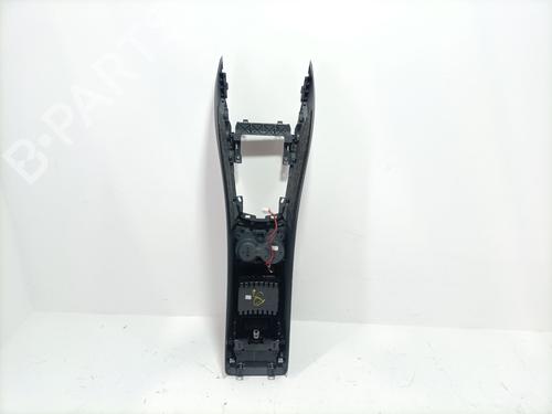 Armrest / Center console AUDI Q5 (8RB) 2.0 TDI | BP29228300I20 
