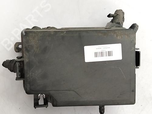 Used Fuse box Fuse box 37592002 37592002