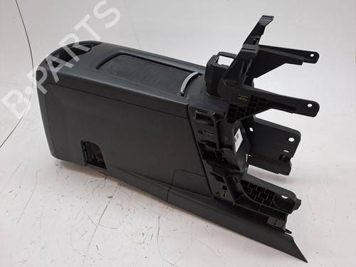 Used Armrest / Center console PEUGEOT 5008 (0U_, 0E_) 2.0 HDi 150 / BlueHDi 150 (150 hp) 23944351