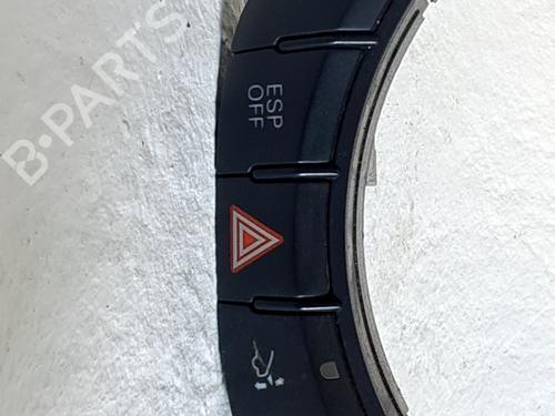 Bouton de warning AUDI TT (8J3) 2.0 TFSI (200 hp) 31966353