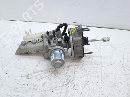 Used Servo brake RENAULT ZOE (BFM_) ZOE (92 hp) 26950833
