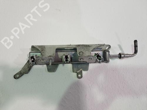 Used Injection rail NISSAN NOTE (E12) 1.2 (80 hp) 23382429