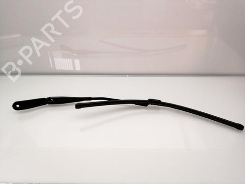 Used Front windshield wiper arm VOLVO XC60 I SUV (156) D3 (136 hp) 23935612
