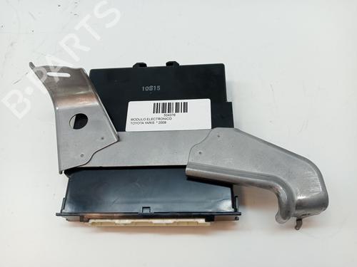 Used Electronic module TOYOTA YARIS (_P13_) 1.5 Hybrid (NHP130_, NHP130) (101 hp) 23363015