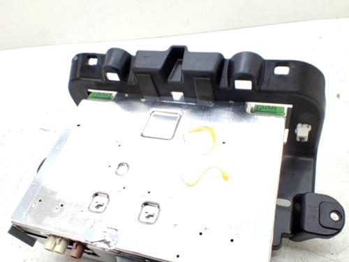 Used Radio Radio OPEL CORSA F (P2JO) 1.2 (68) (131 hp) 33764098 33764098