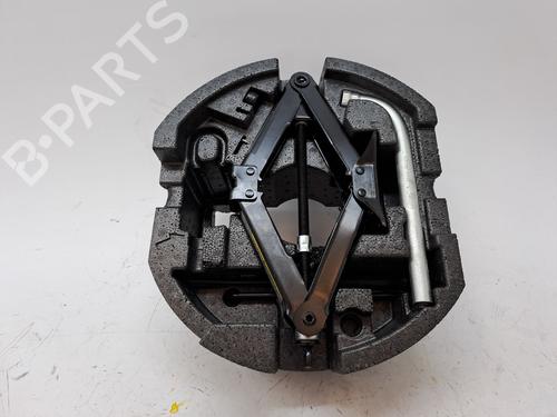 Used Jack Kit SKODA SUPERB III Estate (3V5) 2.0 TDI (150 hp) 23374209