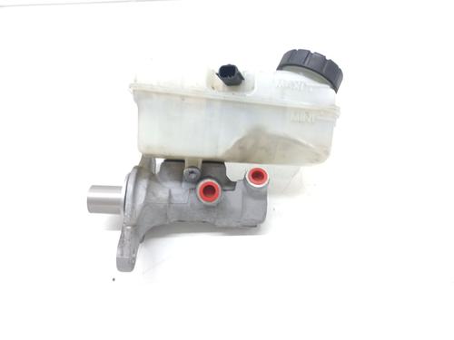 Brake master cylinder RENAULT CAPTUR I (J5_, H5_) 0.9 TCe 90 | BP28958979M77 