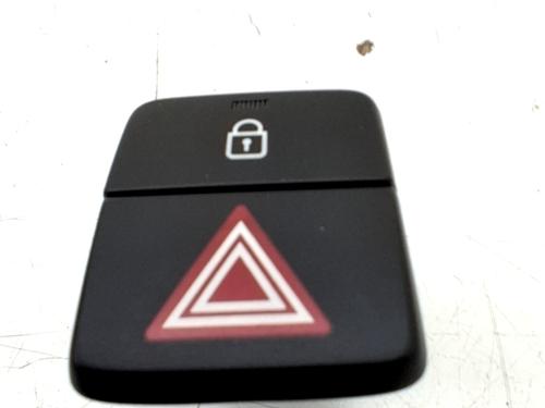 Bouton de warning HYUNDAI i20 II (GB, IB) 1.2 (75 hp) 32106396