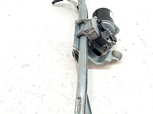 Used Front wiper motor Front wiper motor BMW 1 Convertible (E88) 120 d (197 hp) 34537296 34537296