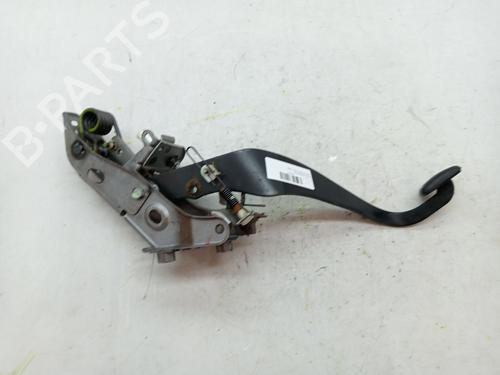 Clutch pedal TOYOTA RAV 4 III (_A3_) 2.2 D 4WD (ALA30_, ALA30R) | BP23356513I13 